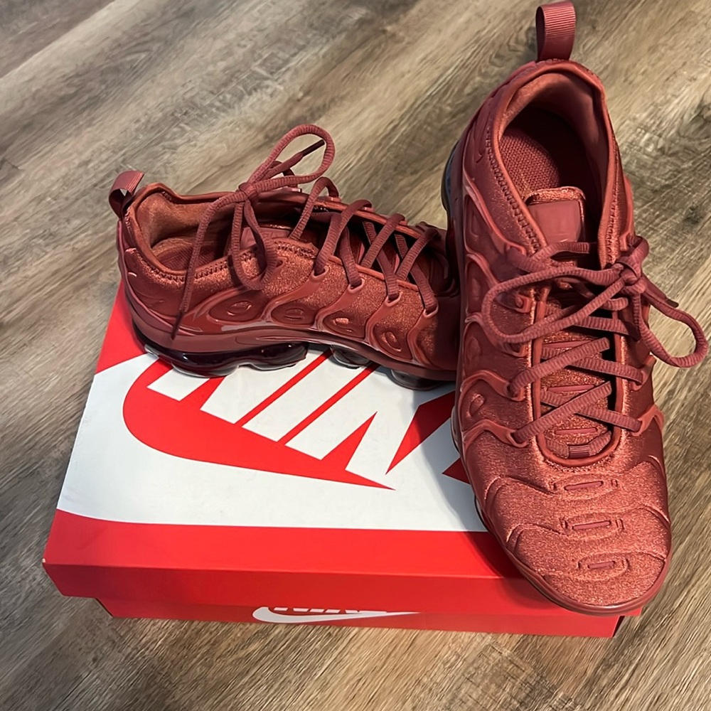 Nike Air Vapormax Plus Size 10.5 Womens
